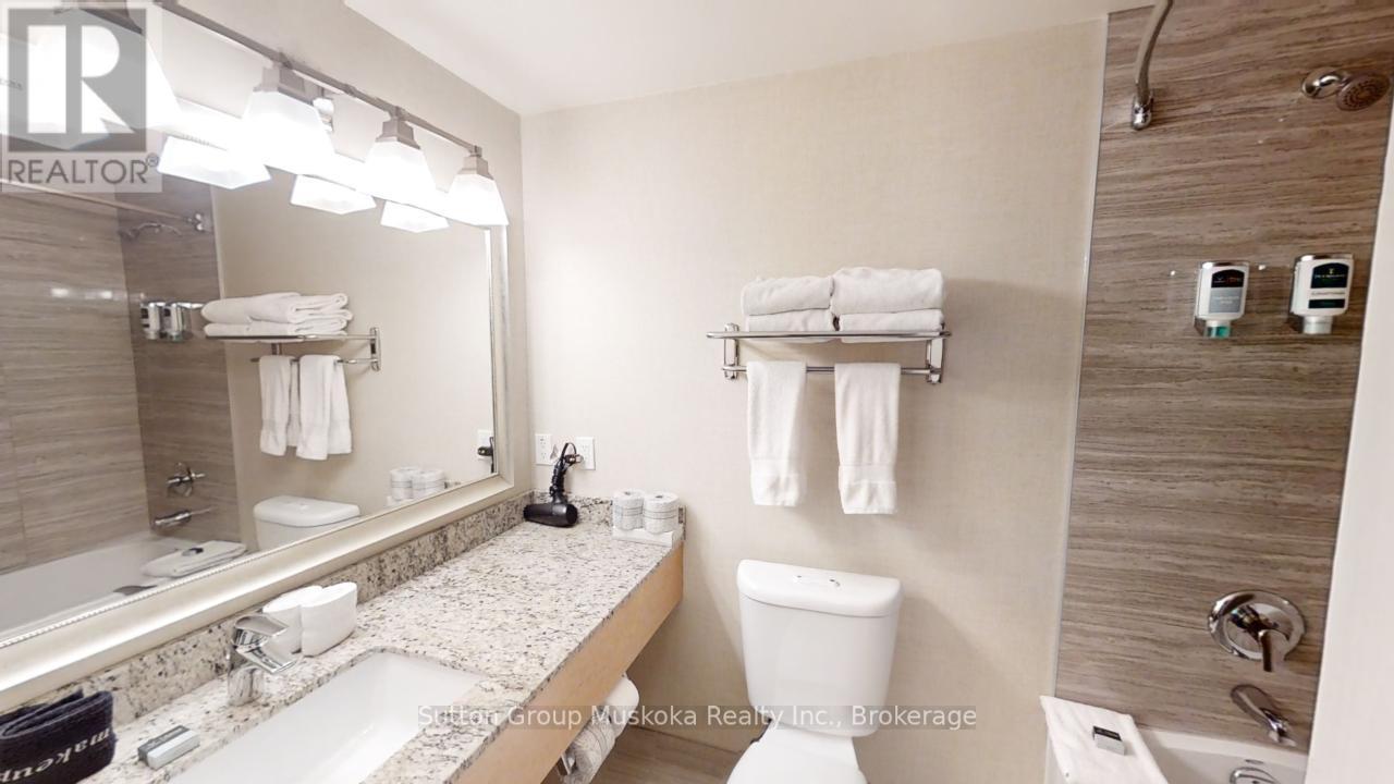 402 - 402 Bayshore - Deerhurst Drive, Huntsville, Ontario  P1H 2E8 - Photo 6 - X12485746