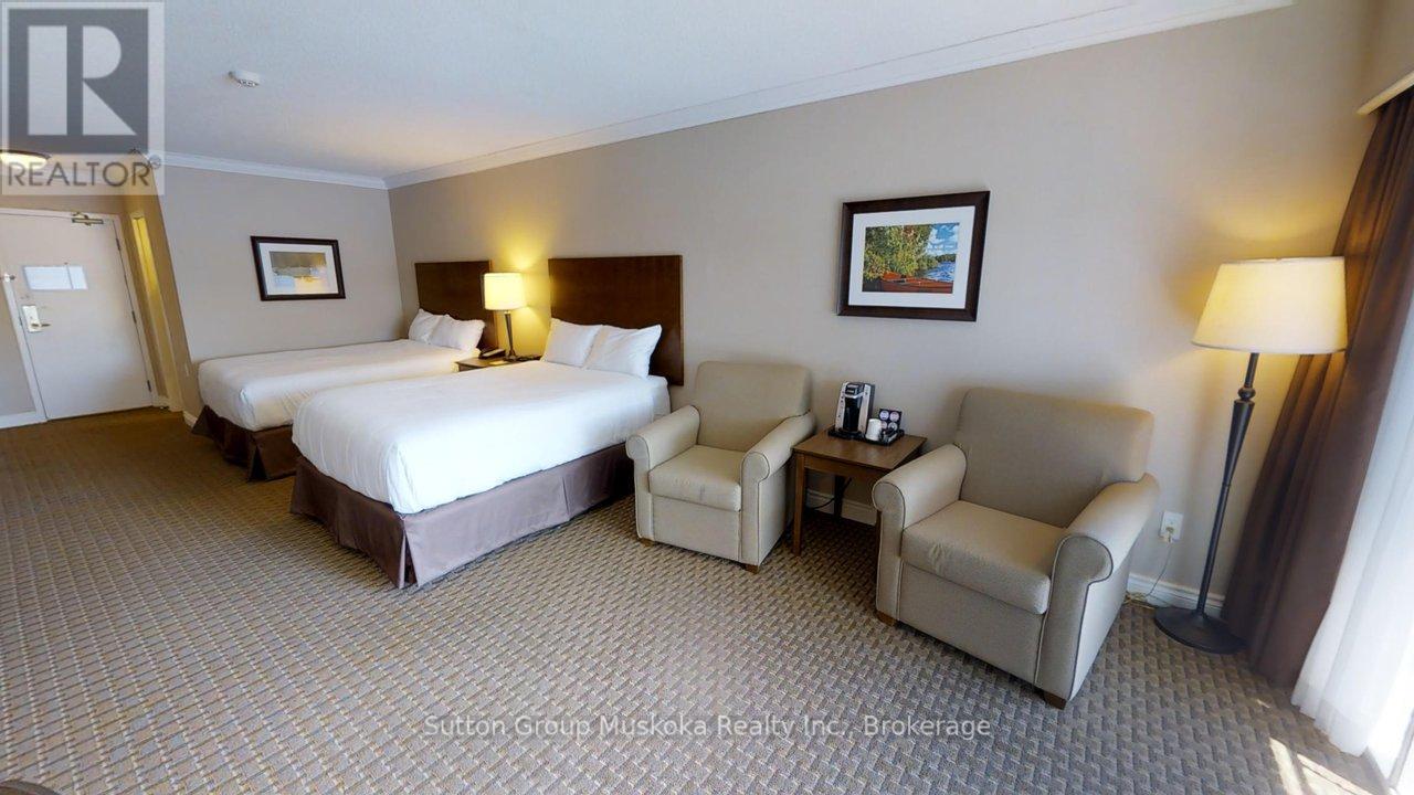 421 - 421 Bayshore - Deerhurst Drive, Huntsville, Ontario  P1H 2E8 - Photo 1 - X12485751