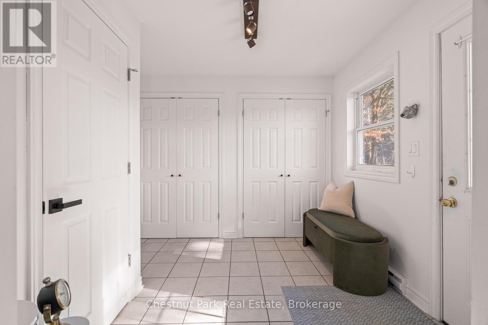 39 Golf Course Road, Huntsville, Ontario  P1H 1N7 - Photo 3 - X12489708