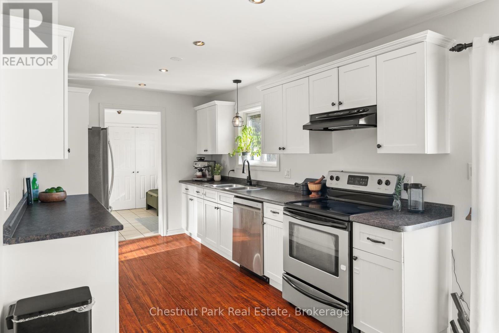 39 Golf Course Road, Huntsville, Ontario  P1H 1N7 - Photo 6 - X12489708