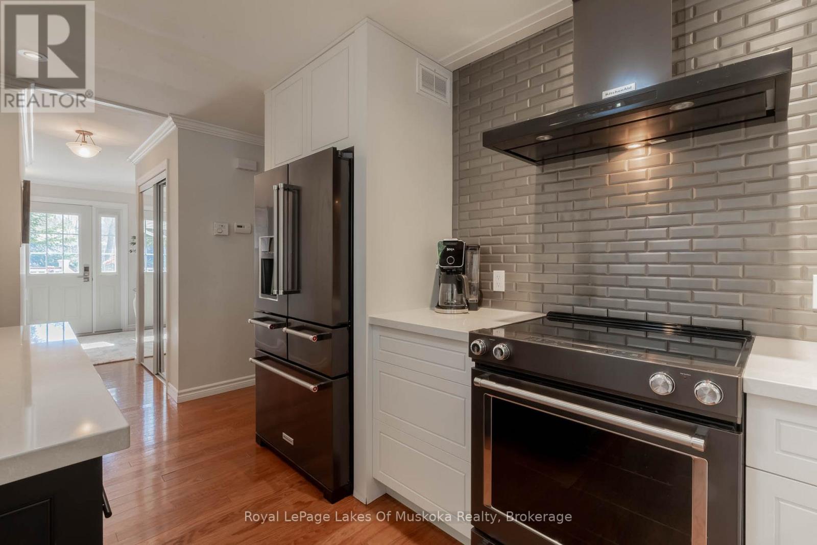 24 Birchwood Crescent, Huntsville, Ontario  P1H 0A6 - Photo 14 - X12490284