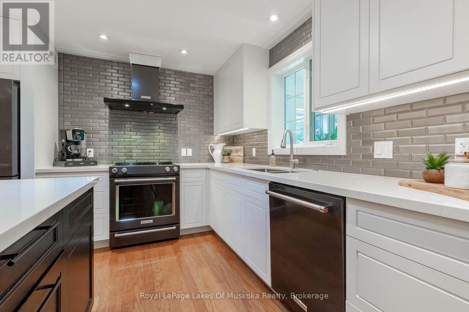 24 Birchwood Crescent, Huntsville, Ontario  P1H 0A6 - Photo 15 - X12490284