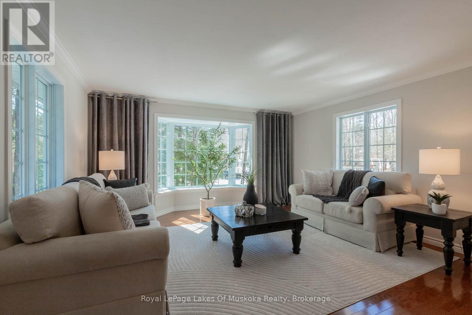 24 Birchwood Crescent, Huntsville, Ontario  P1H 0A6 - Photo 5 - X12490284