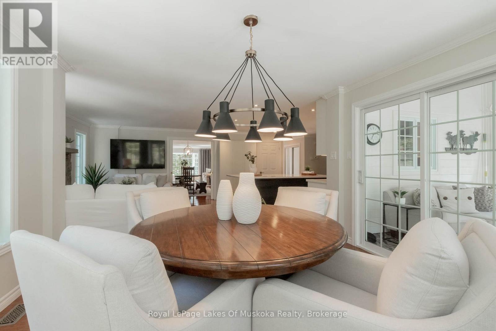 24 Birchwood Crescent, Huntsville, Ontario  P1H 0A6 - Photo 8 - X12490284