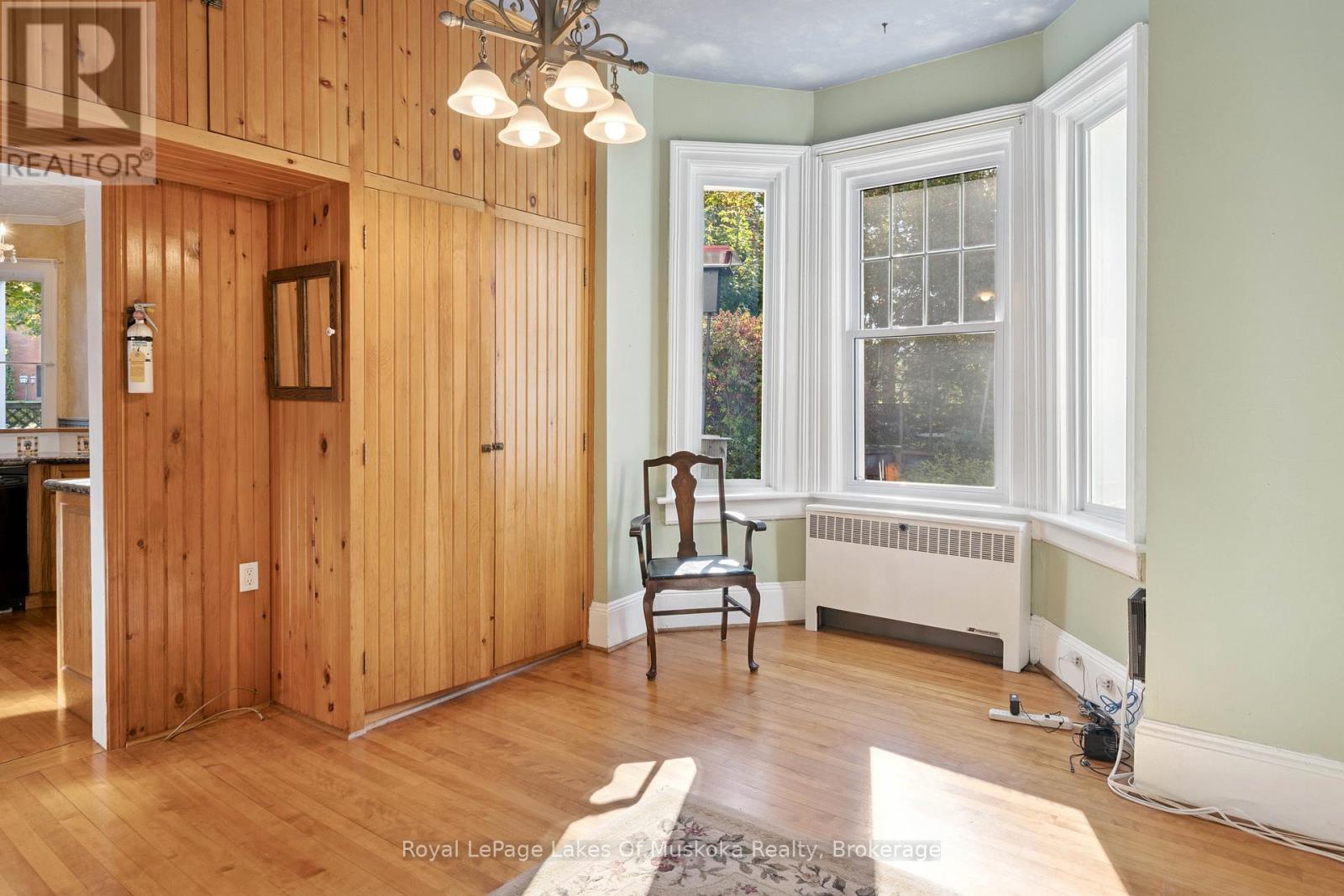 86 Quebec Street, Bracebridge, Ontario  P1L 2A4 - Photo 12 - X12492138