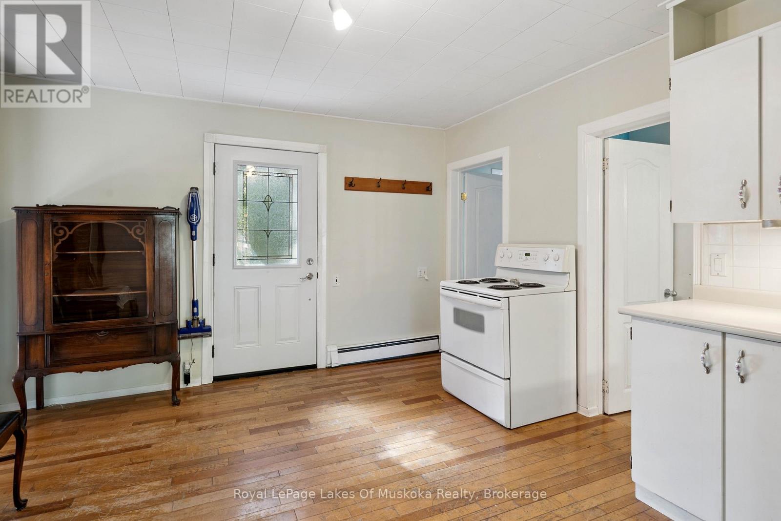 86 Quebec Street, Bracebridge, Ontario  P1L 2A4 - Photo 25 - X12492138