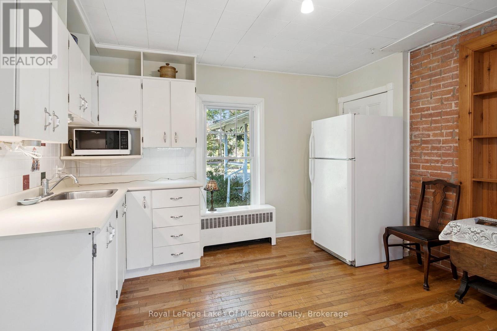 86 Quebec Street, Bracebridge, Ontario  P1L 2A4 - Photo 29 - X12492138