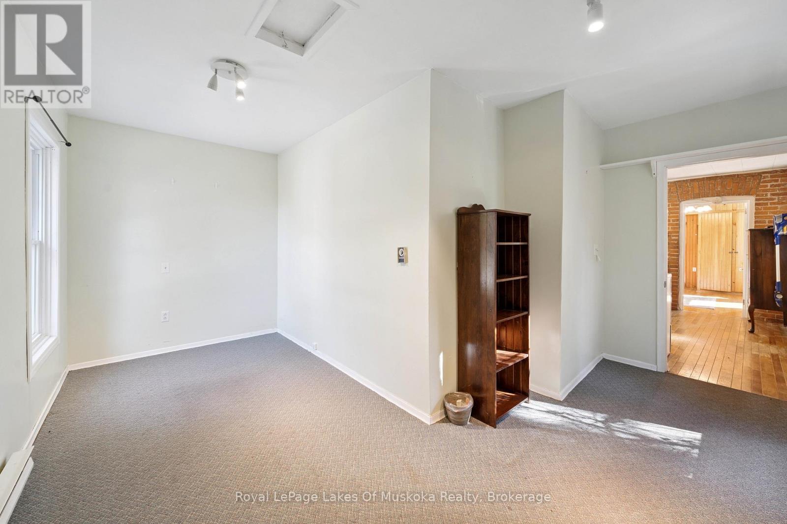 86 Quebec Street, Bracebridge, Ontario  P1L 2A4 - Photo 33 - X12492138