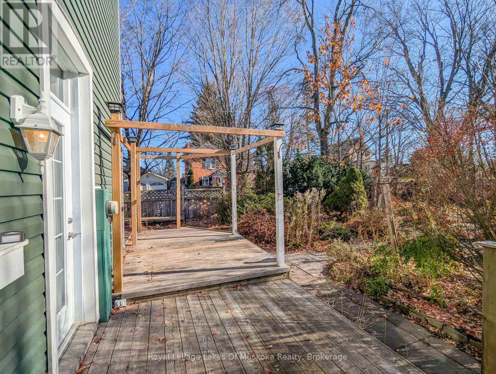 86 Quebec Street, Bracebridge, Ontario  P1L 2A4 - Photo 6 - X12492138