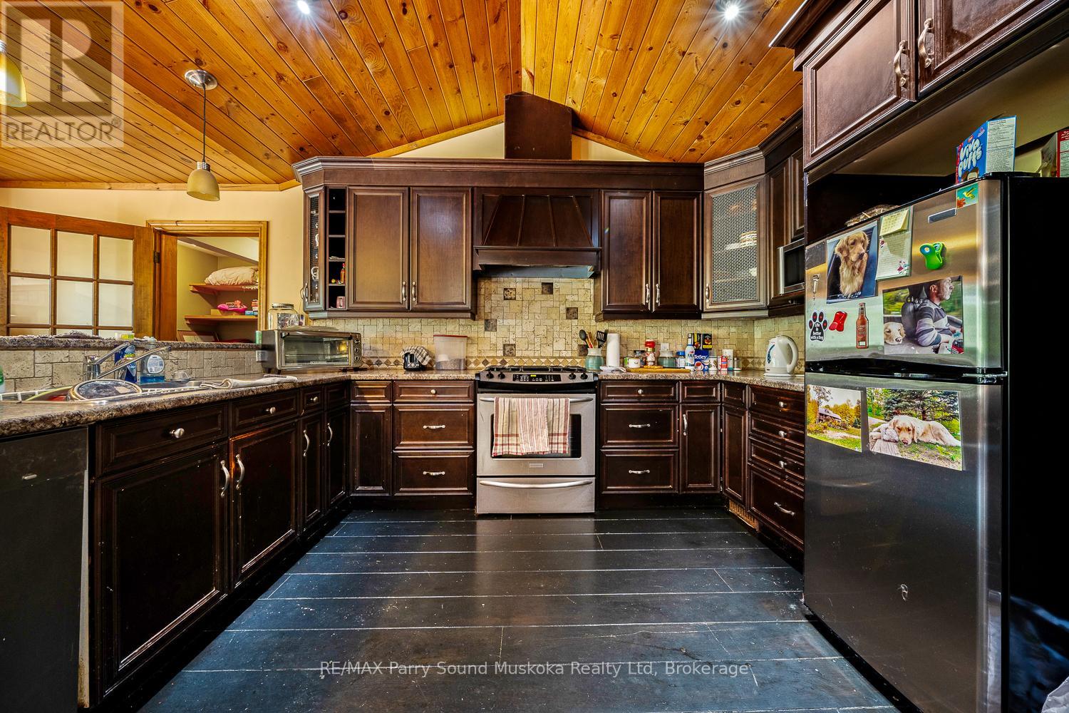 246 High Street, Georgian Bay, Ontario  P0C 1H0 - Photo 16 - X12493482