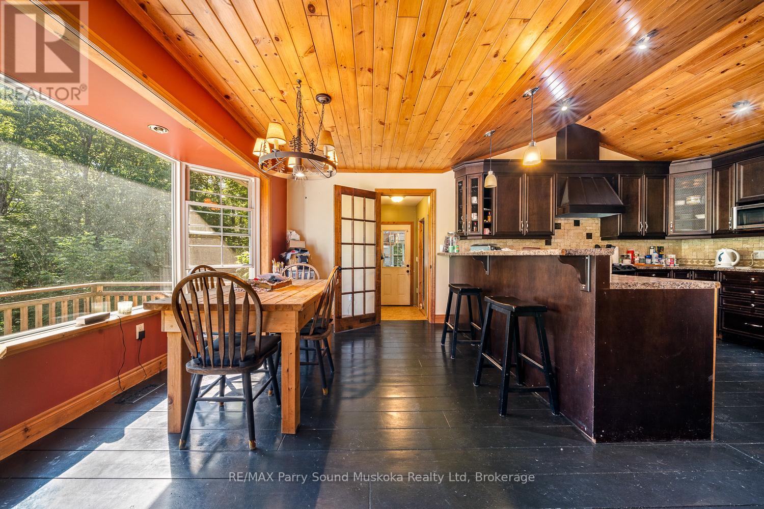 246 High Street, Georgian Bay, Ontario  P0C 1H0 - Photo 17 - X12493482