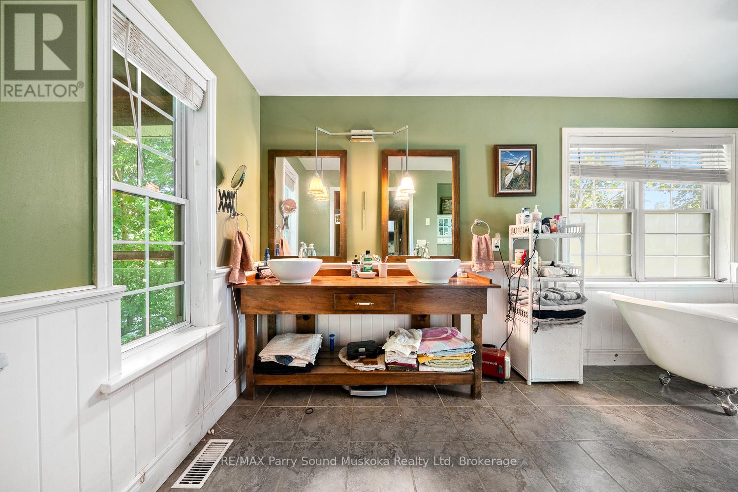 246 High Street, Georgian Bay, Ontario  P0C 1H0 - Photo 25 - X12493482