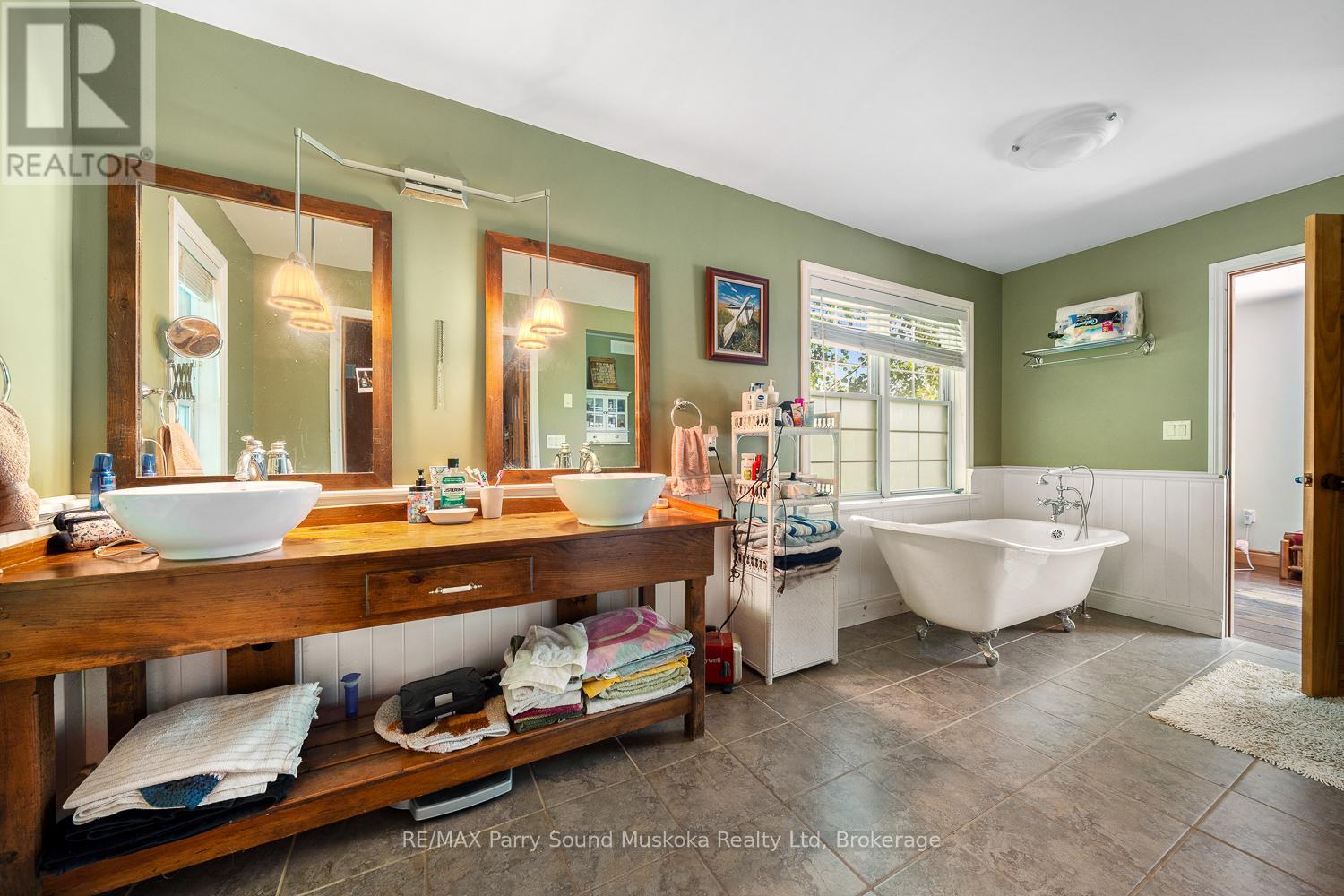 246 High Street, Georgian Bay, Ontario  P0C 1H0 - Photo 26 - X12493482