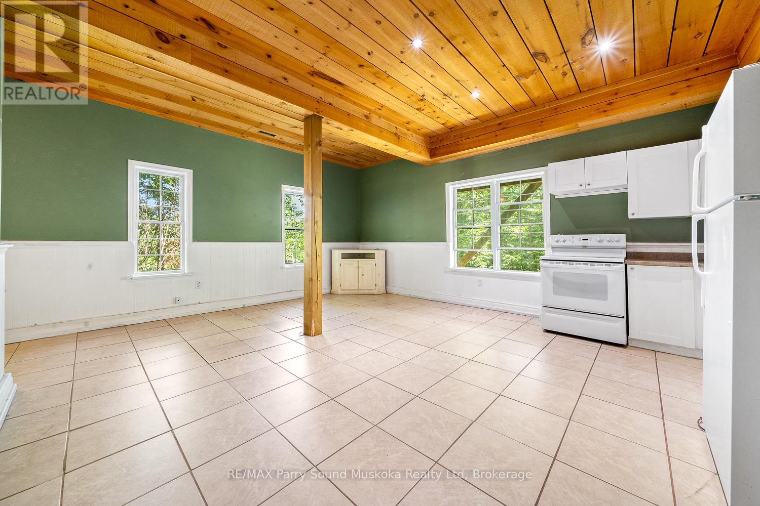 246 High Street, Georgian Bay, Ontario  P0C 1H0 - Photo 34 - X12493482