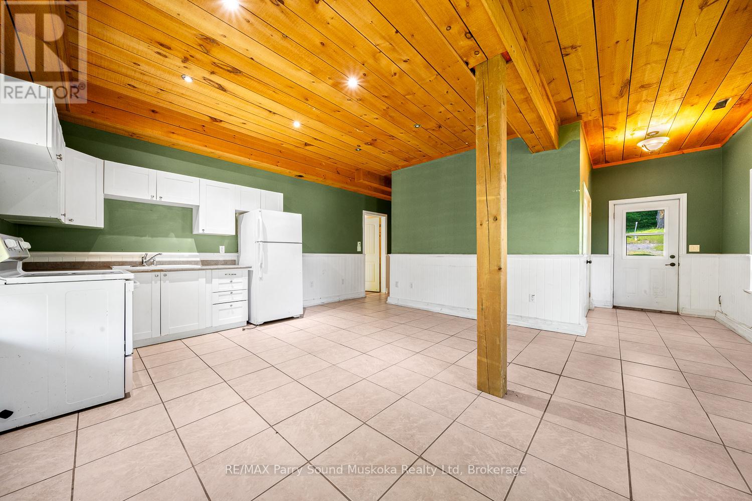 246 High Street, Georgian Bay, Ontario  P0C 1H0 - Photo 37 - X12493482