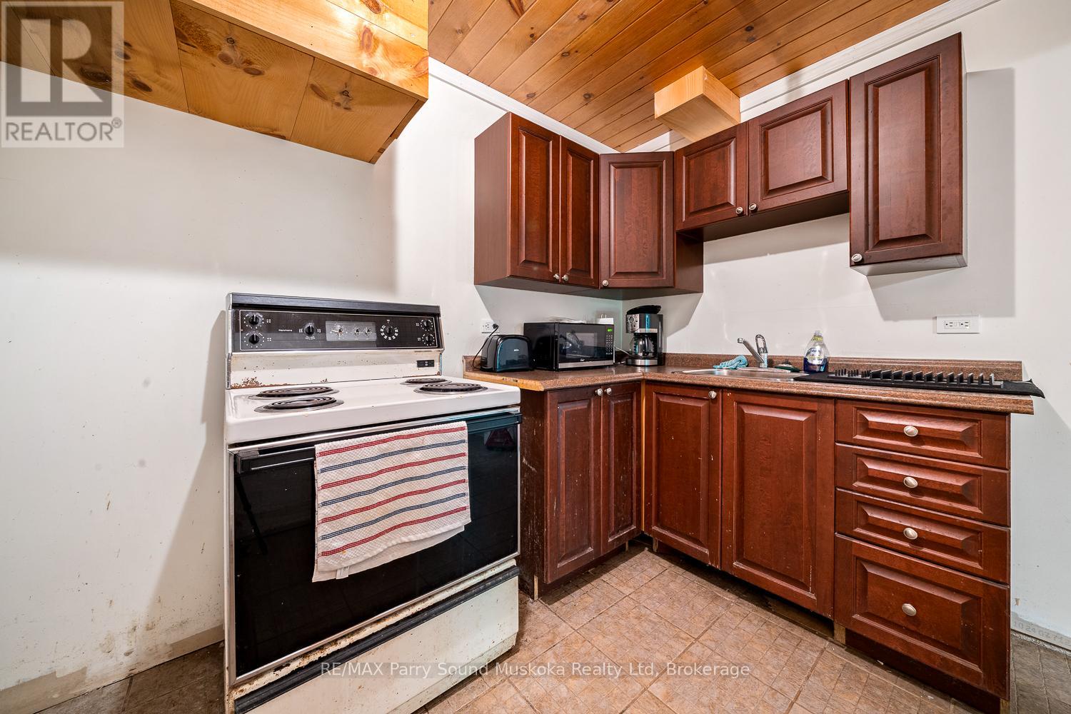 246 High Street, Georgian Bay, Ontario  P0C 1H0 - Photo 42 - X12493482