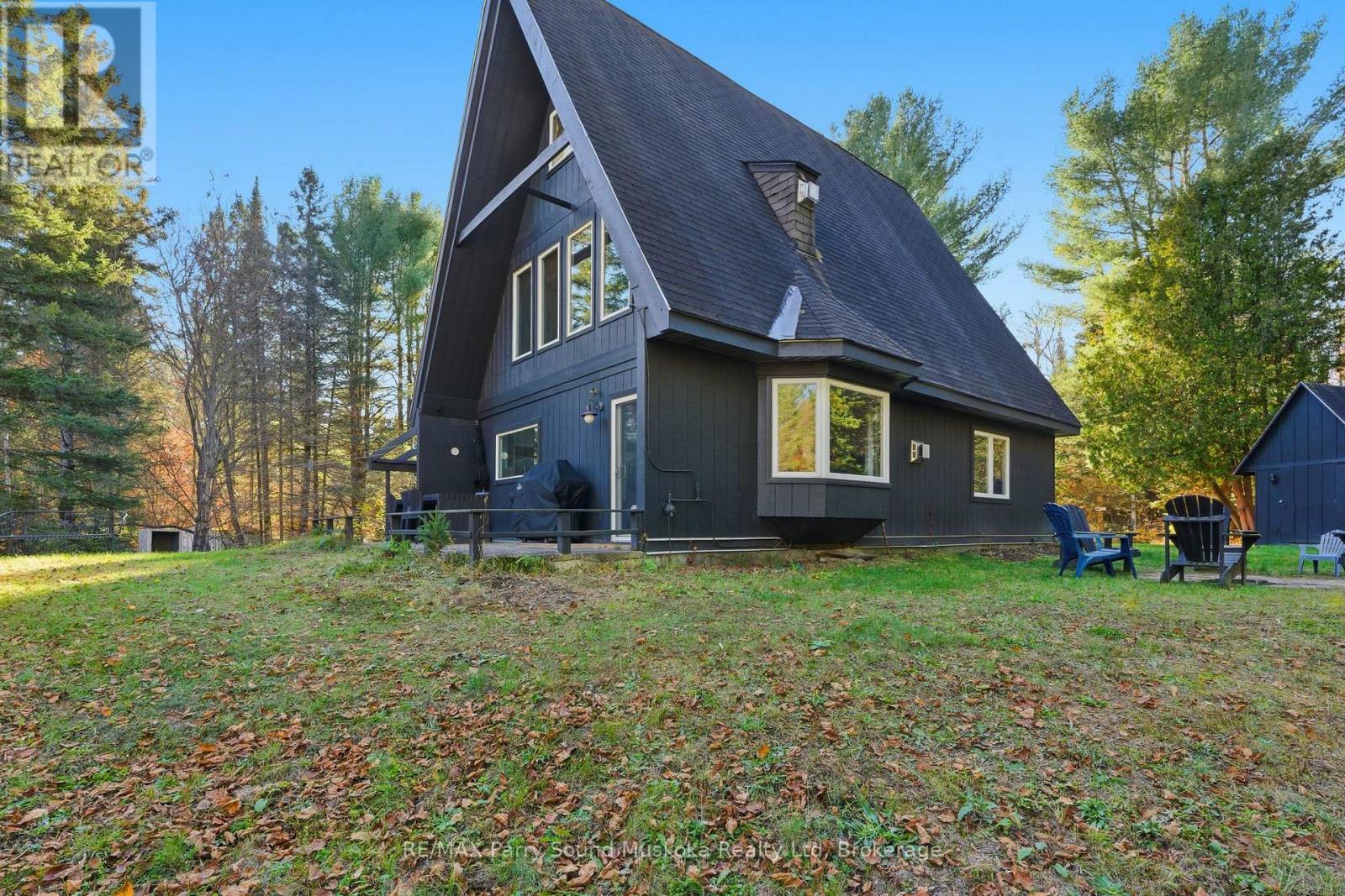 39 Groeger Road, Huntsville, Ontario  P1H 2J4 - Photo 1 - X12494270