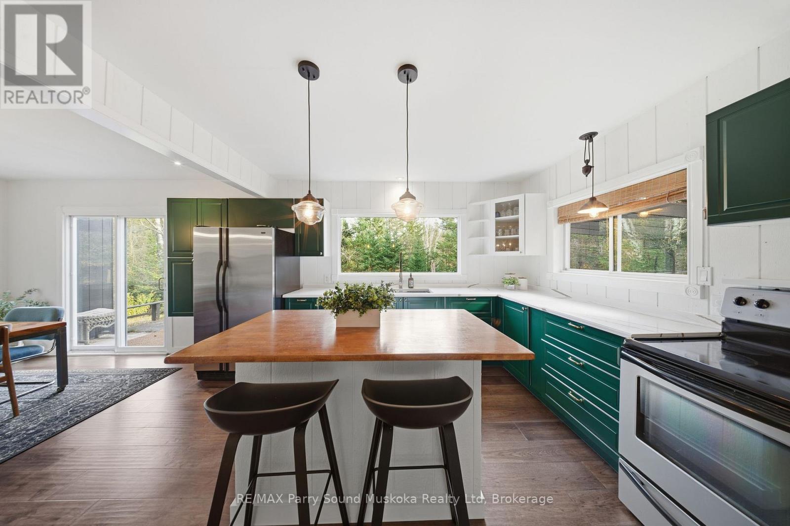 39 Groeger Road, Huntsville, Ontario  P1H 2J4 - Photo 14 - X12494270