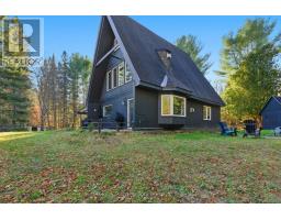 39 GROEGER ROAD, Huntsville, Ontario