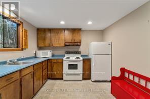 1033 Bayview Point Road, Lake Of Bays, Ontario  P0A 1H0 - Photo 19 - X12494562