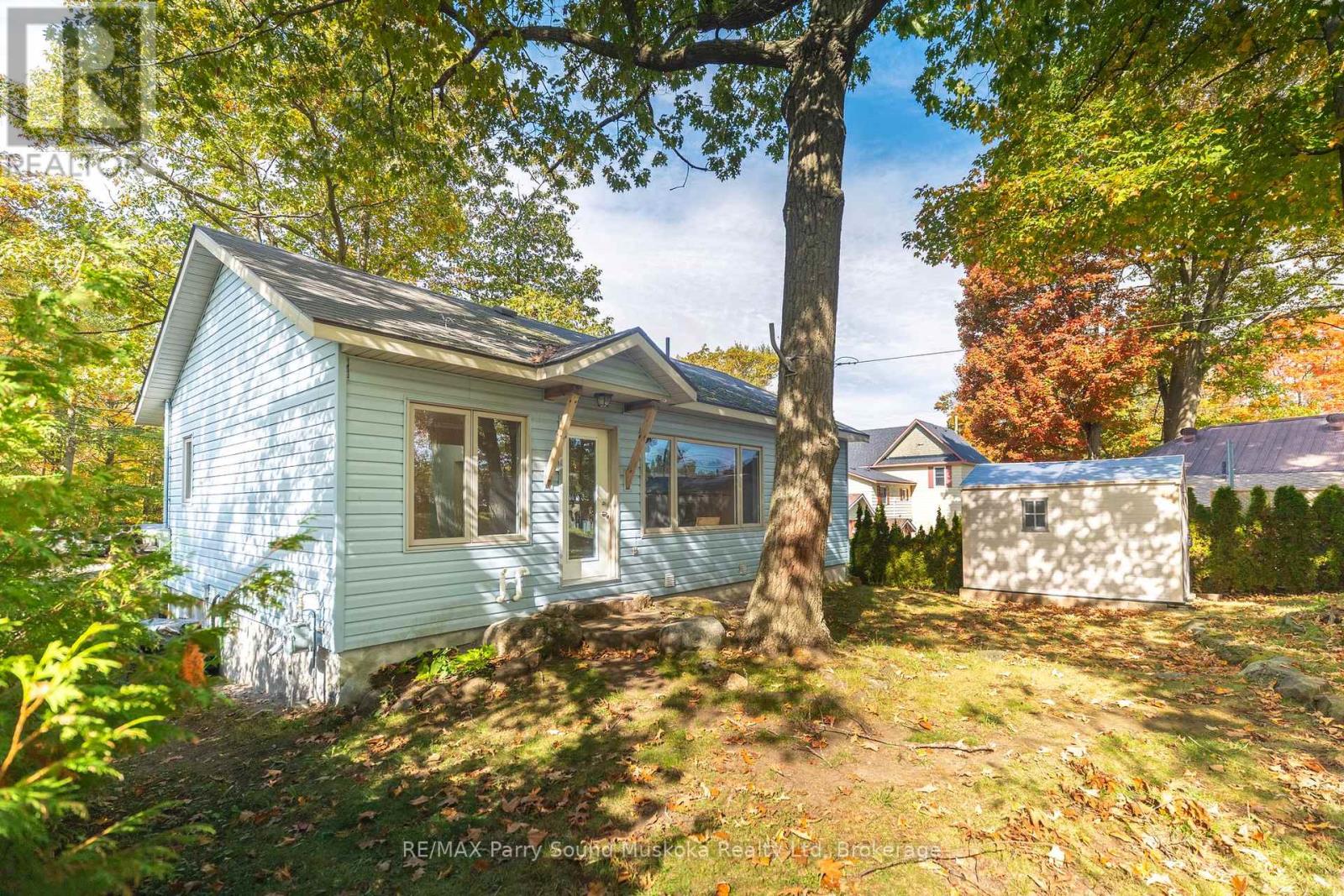 17 Adelaide Street, Parry Sound, Ontario  P2A 1H2 - Photo 2 - X12494584