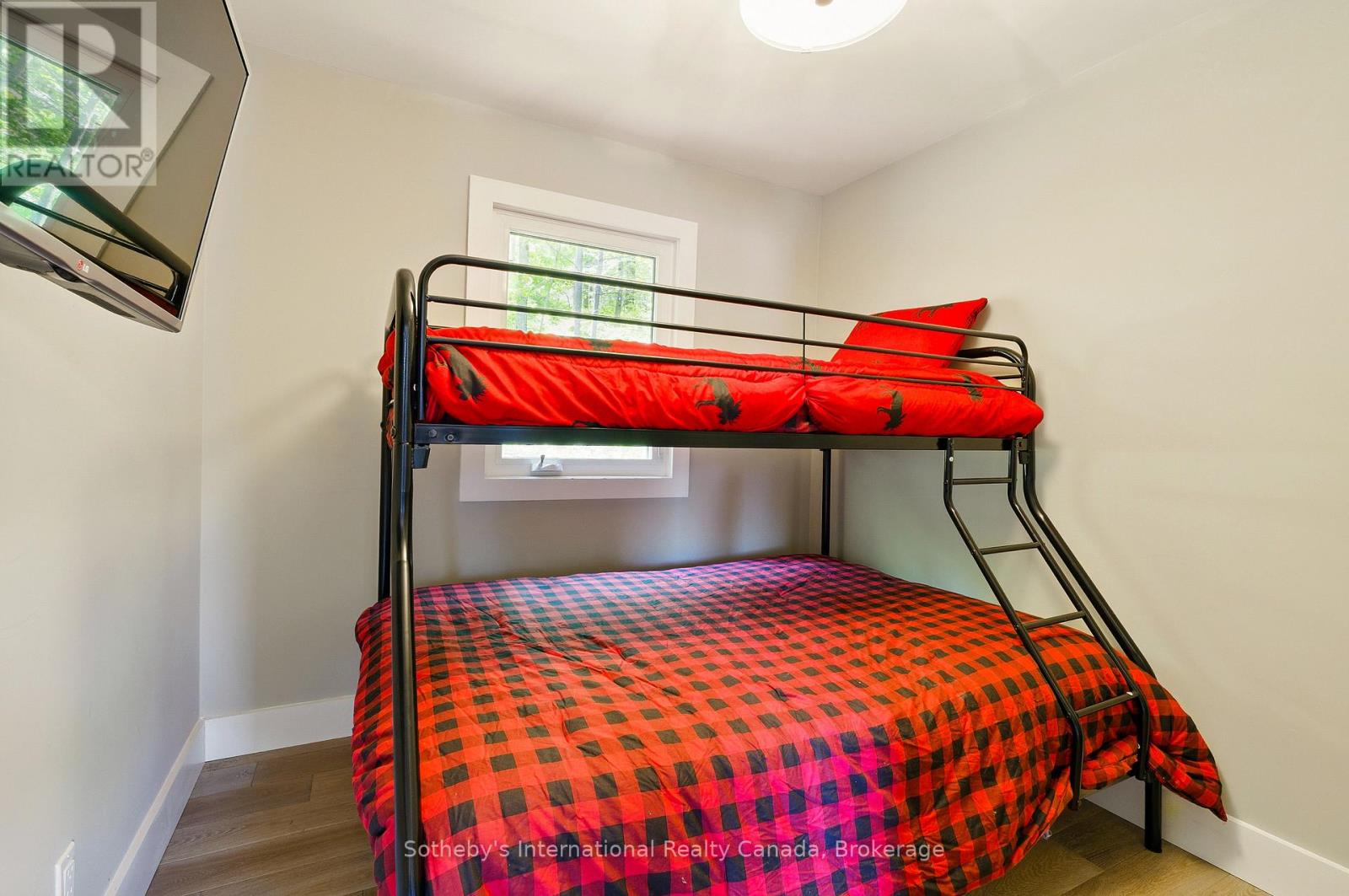 6394 Go Home Lake Shore, Georgian Bay, Ontario  L0K 1S0 - Photo 14 - X12496144