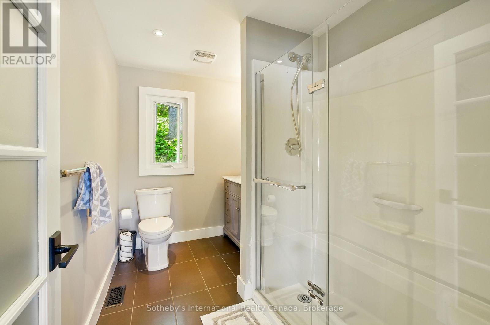 6394 Go Home Lake Shore, Georgian Bay, Ontario  L0K 1S0 - Photo 15 - X12496144