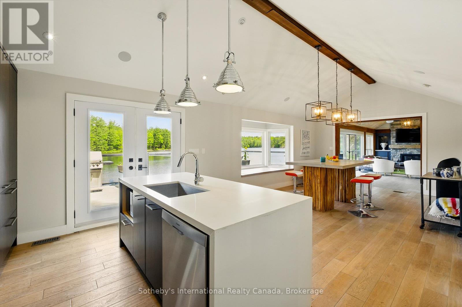 6394 Go Home Lake Shore, Georgian Bay, Ontario  L0K 1S0 - Photo 9 - X12496144