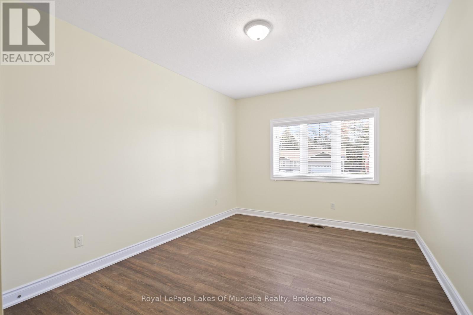 12 Macarthur Drive, Bracebridge, Ontario  P1L 0A8 - Photo 28 - X12497484