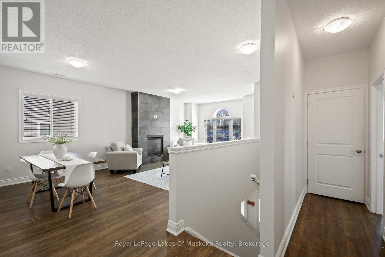 12 Macarthur Drive, Bracebridge, Ontario  P1L 0A8 - Photo 3 - X12497484