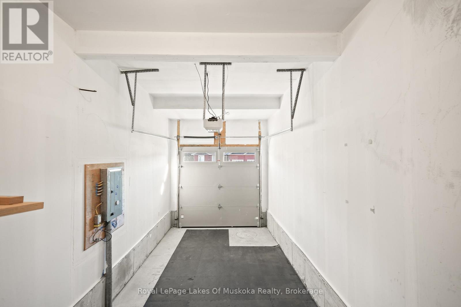 12 Macarthur Drive, Bracebridge, Ontario  P1L 0A8 - Photo 31 - X12497484