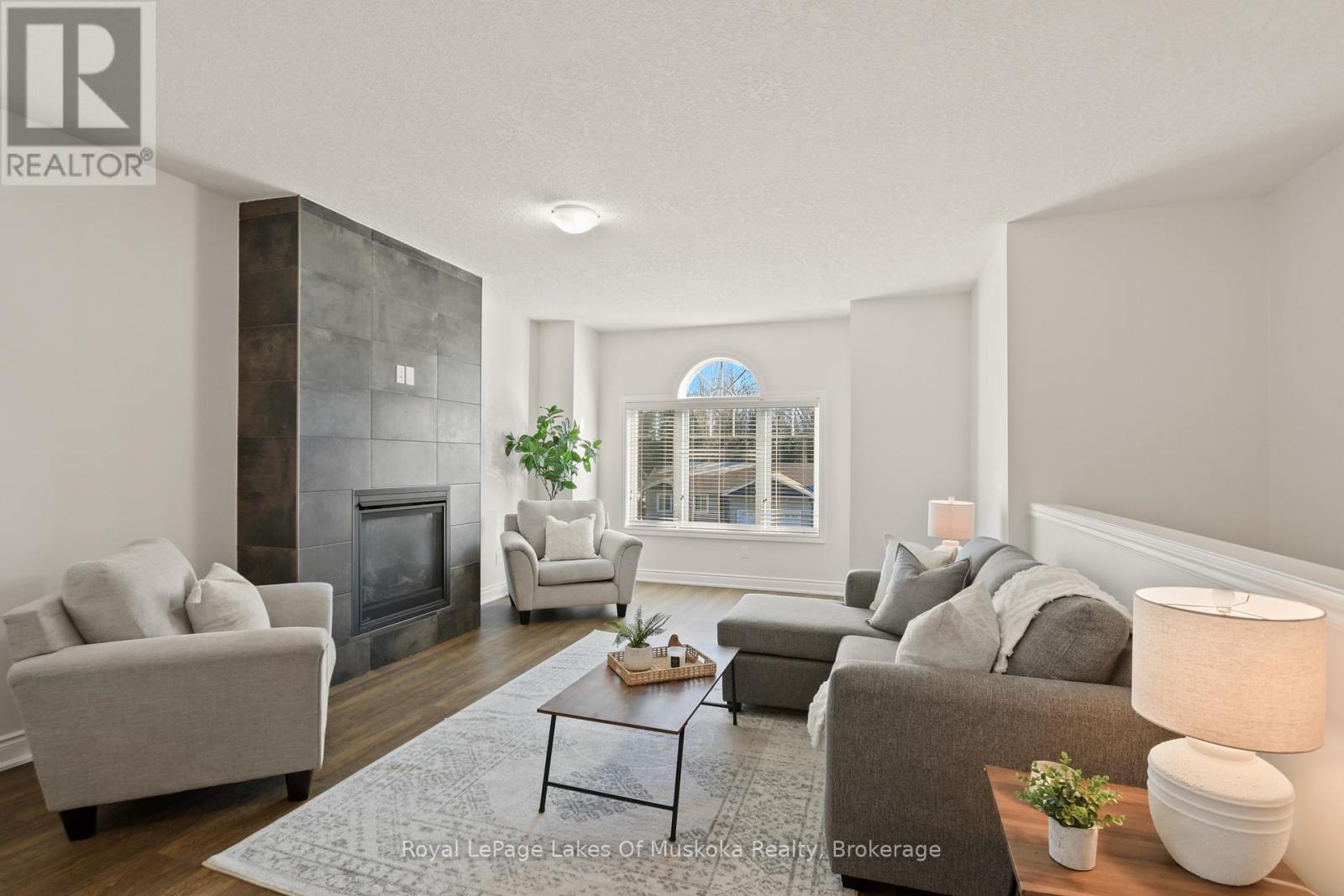 12 Macarthur Drive, Bracebridge, Ontario  P1L 0A8 - Photo 4 - X12497484