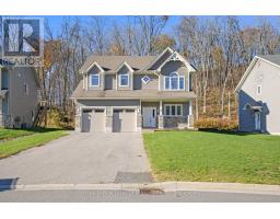 12 MACARTHUR DRIVE, Bracebridge, Ontario