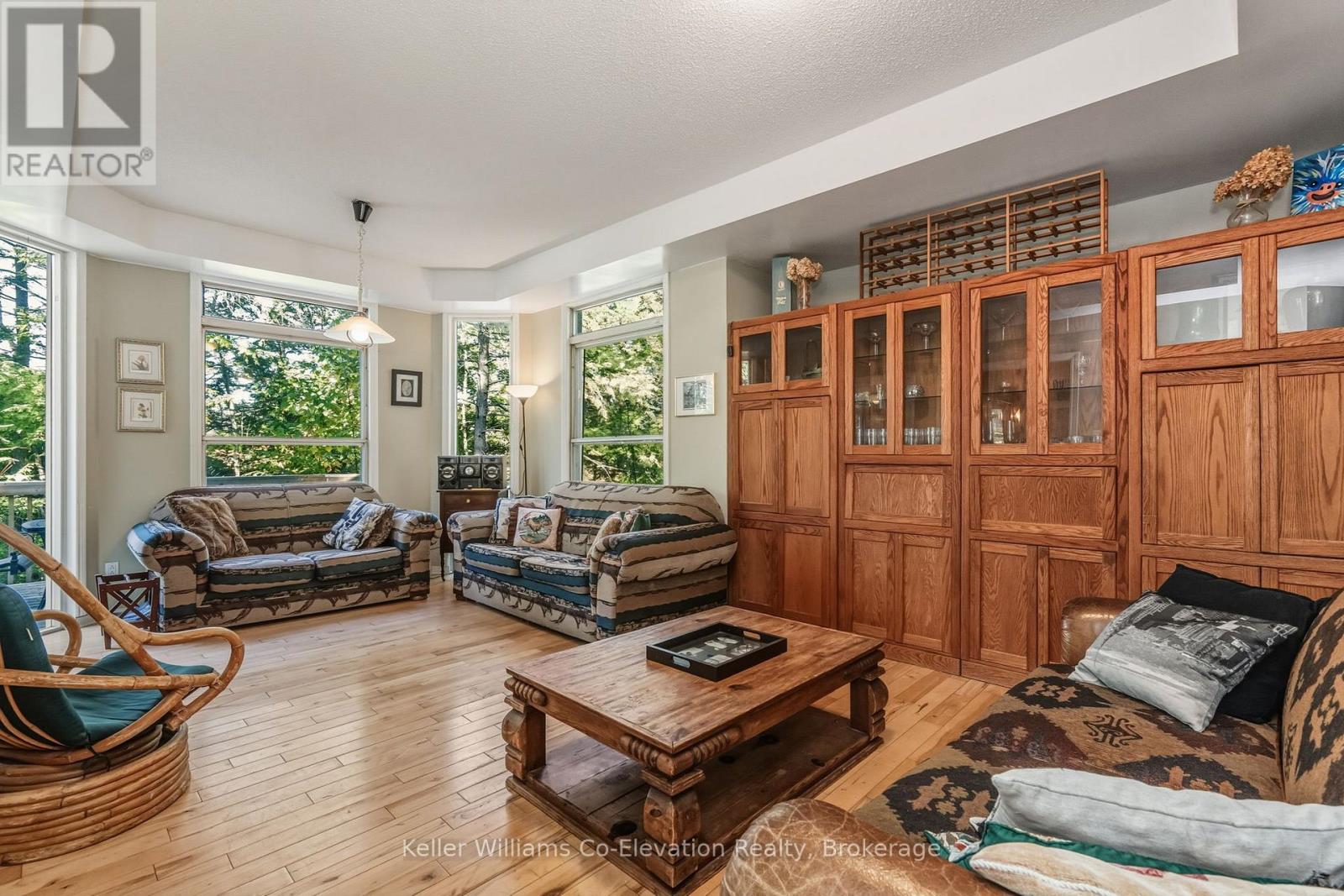 19 Huron Trail, Georgian Bay, Ontario  L0K 1S0 - Photo 12 - X12497772