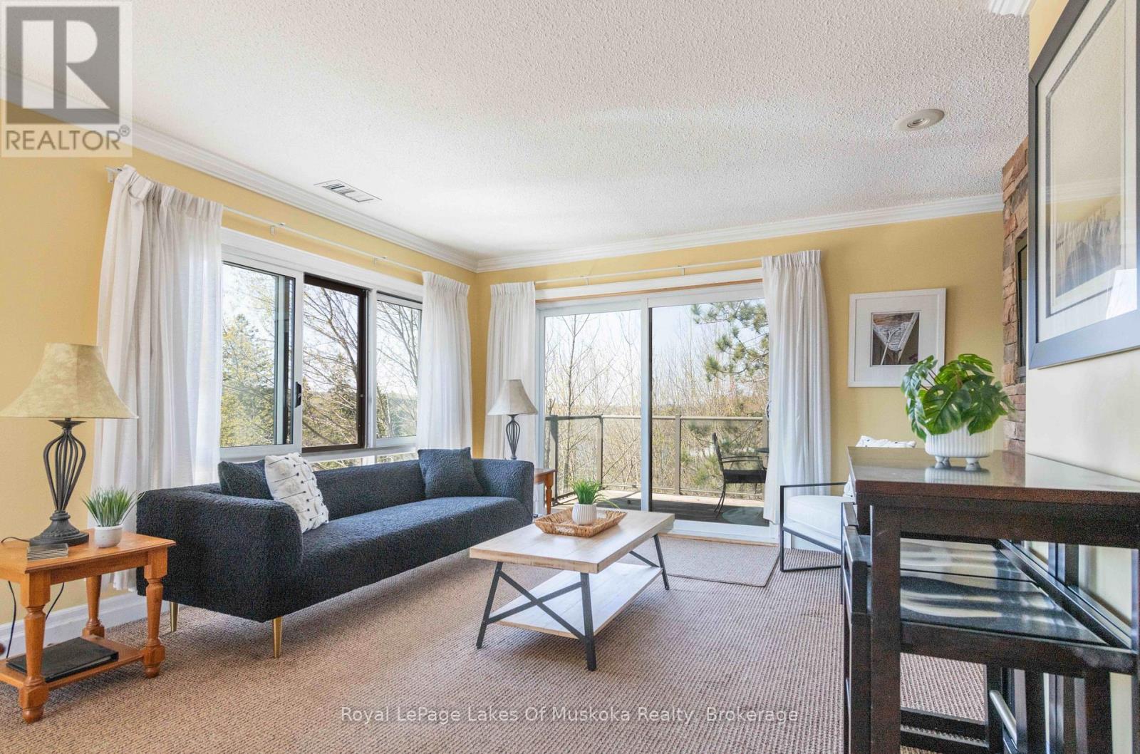 301 - 29 Tennisview Drive, Huntsville, Ontario  P1H 1A9 - Photo 4 - X12500578