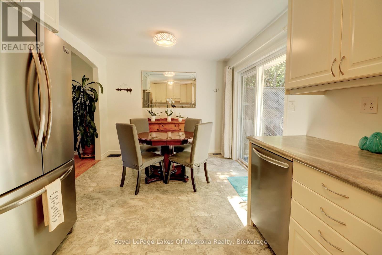 63 Florence Street W, Huntsville, Ontario  P1H 1V4 - Photo 6 - X12501694