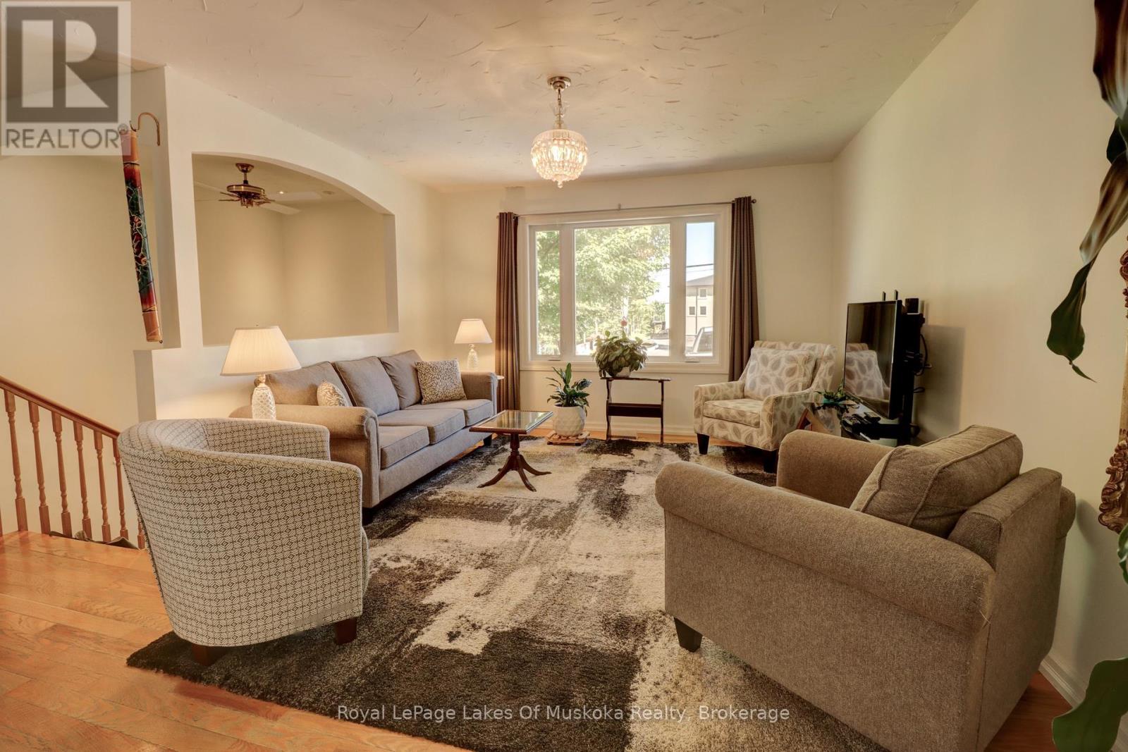 63 Florence Street W, Huntsville, Ontario  P1H 1V4 - Photo 7 - X12501694