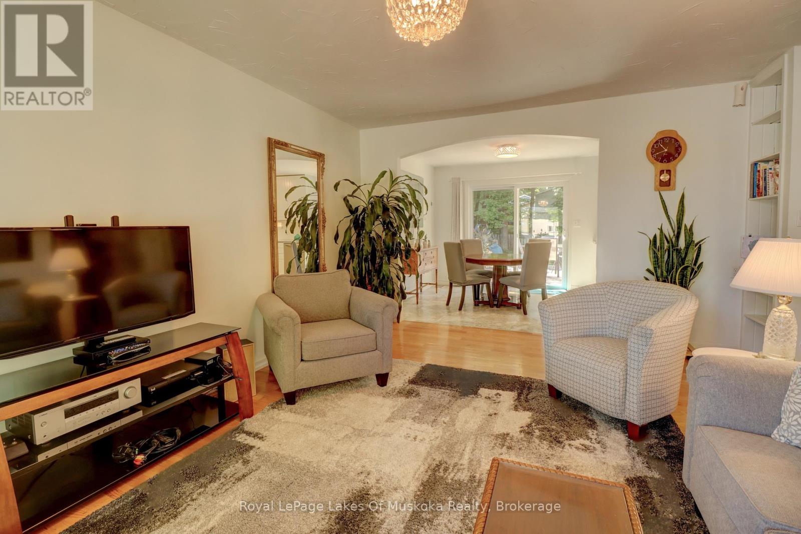 63 Florence Street W, Huntsville, Ontario  P1H 1V4 - Photo 8 - X12501694