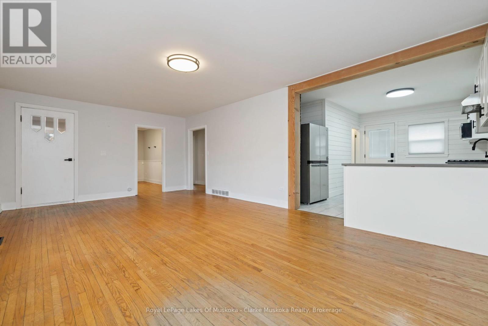 57 Cascade Street, Parry Sound, Ontario  P2A 1K3 - Photo 5 - X12504868