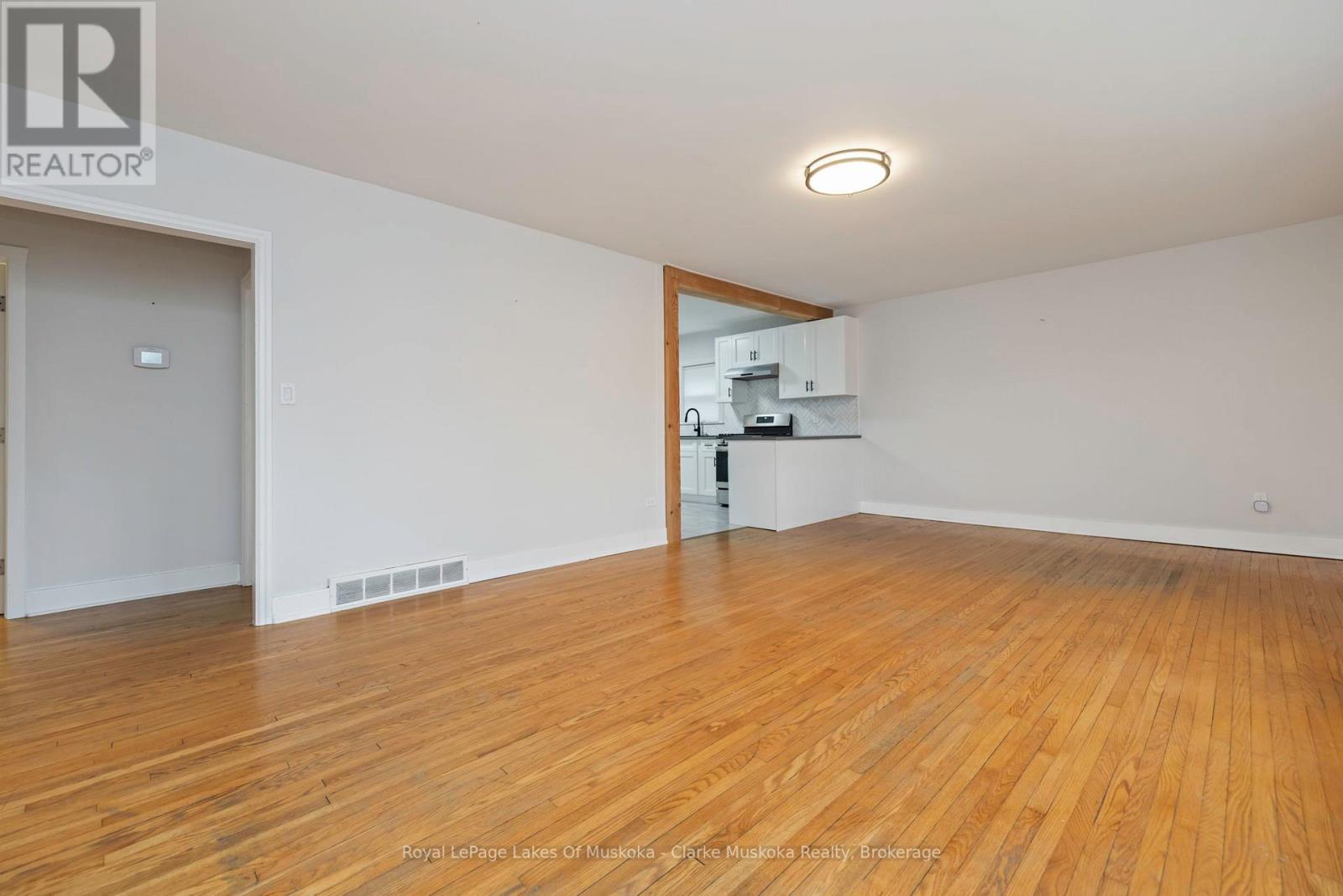 57 Cascade Street, Parry Sound, Ontario  P2A 1K3 - Photo 6 - X12504868