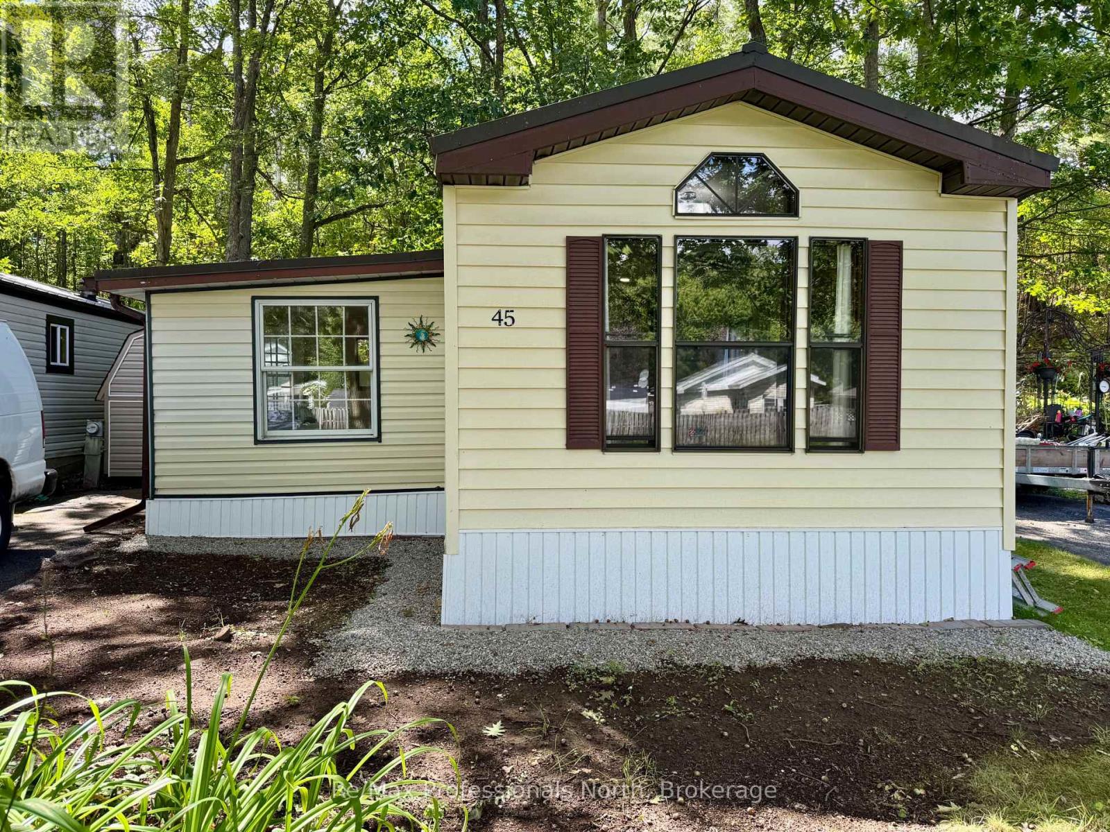 45 - 1007 Racoon Road, Gravenhurst, Ontario  P1P 1R1 - Photo 1 - X12508940