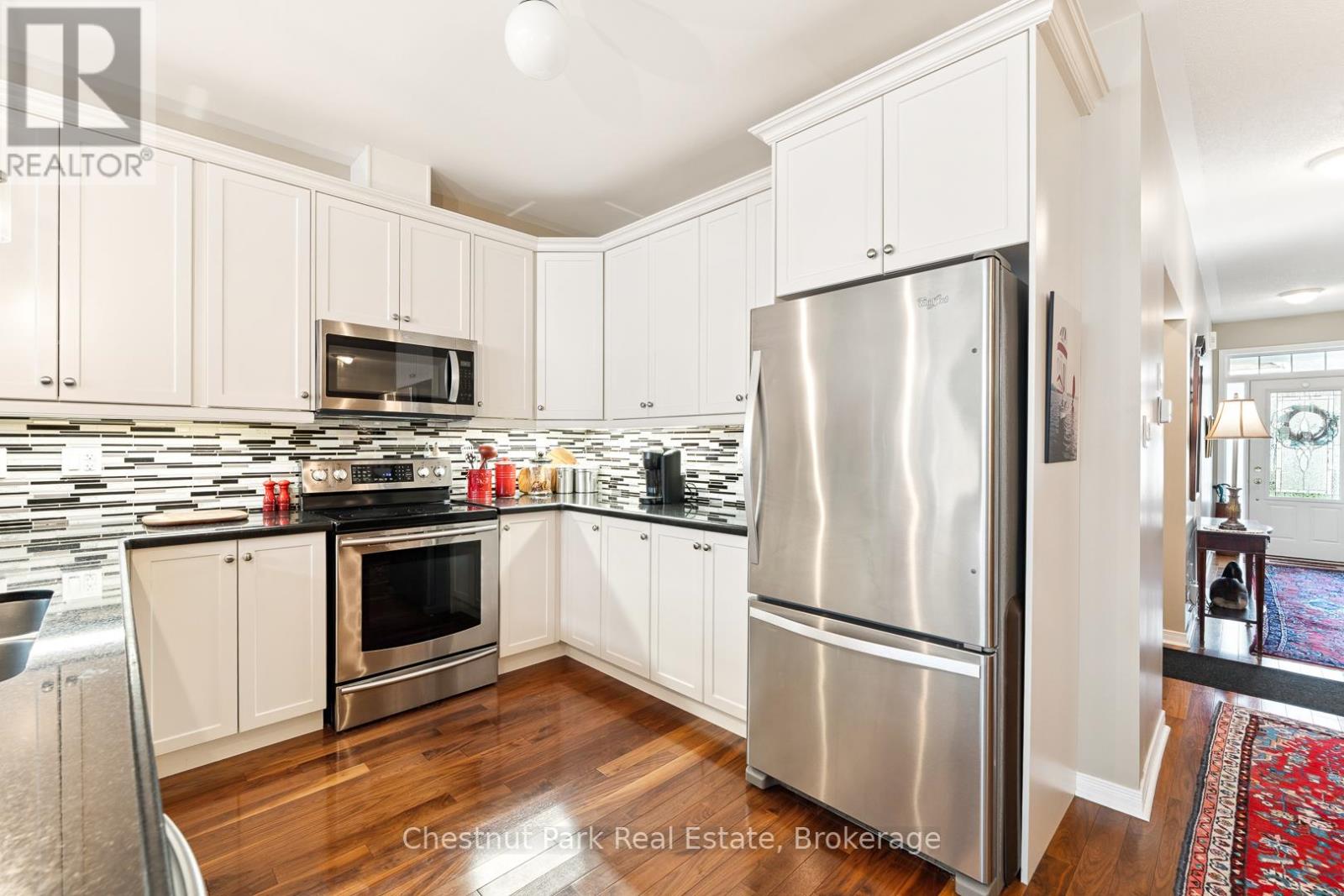 9 Stormont Court, Bracebridge, Ontario  P1L 0B7 - Photo 10 - X12509444