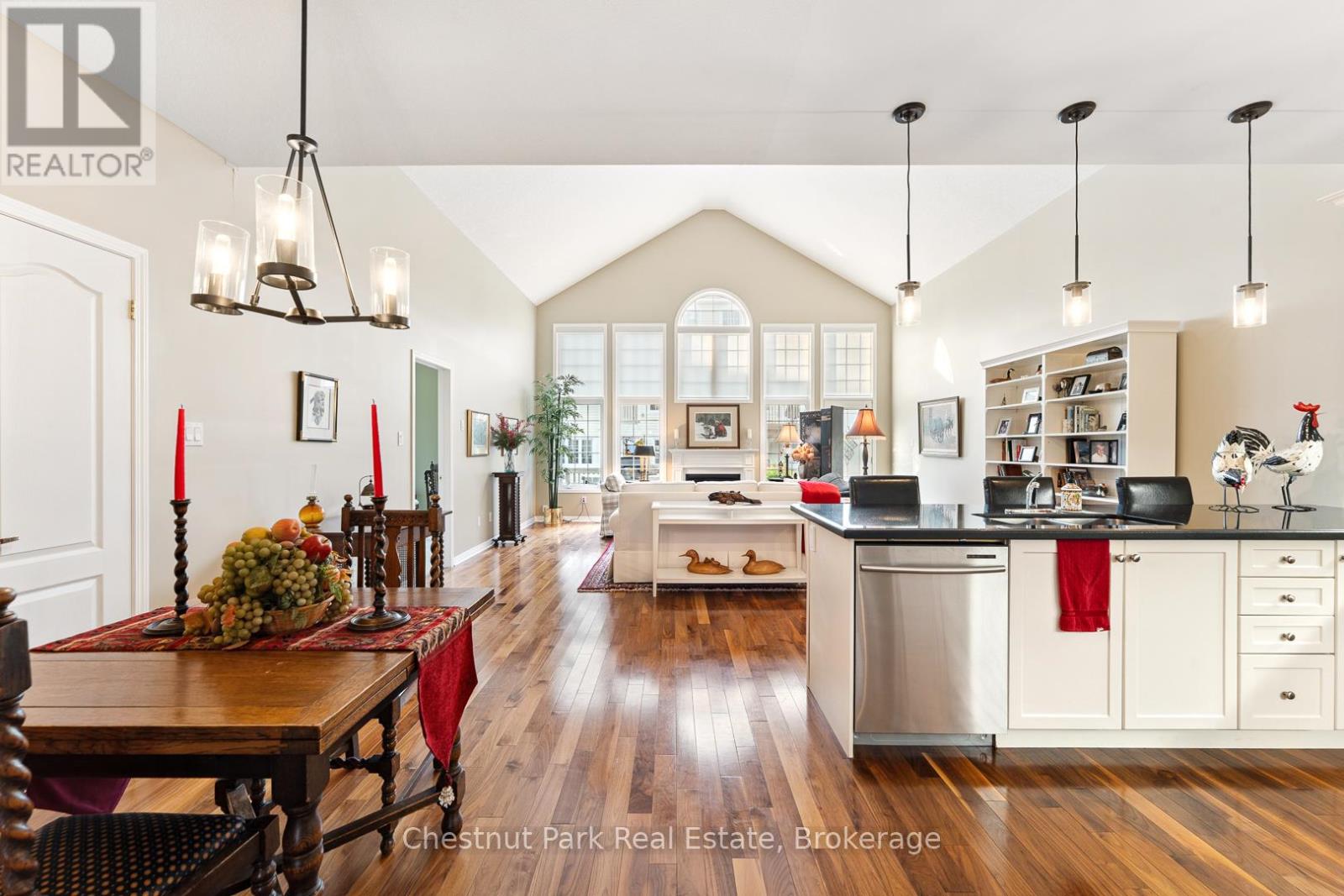 9 Stormont Court, Bracebridge, Ontario  P1L 0B7 - Photo 4 - X12509444