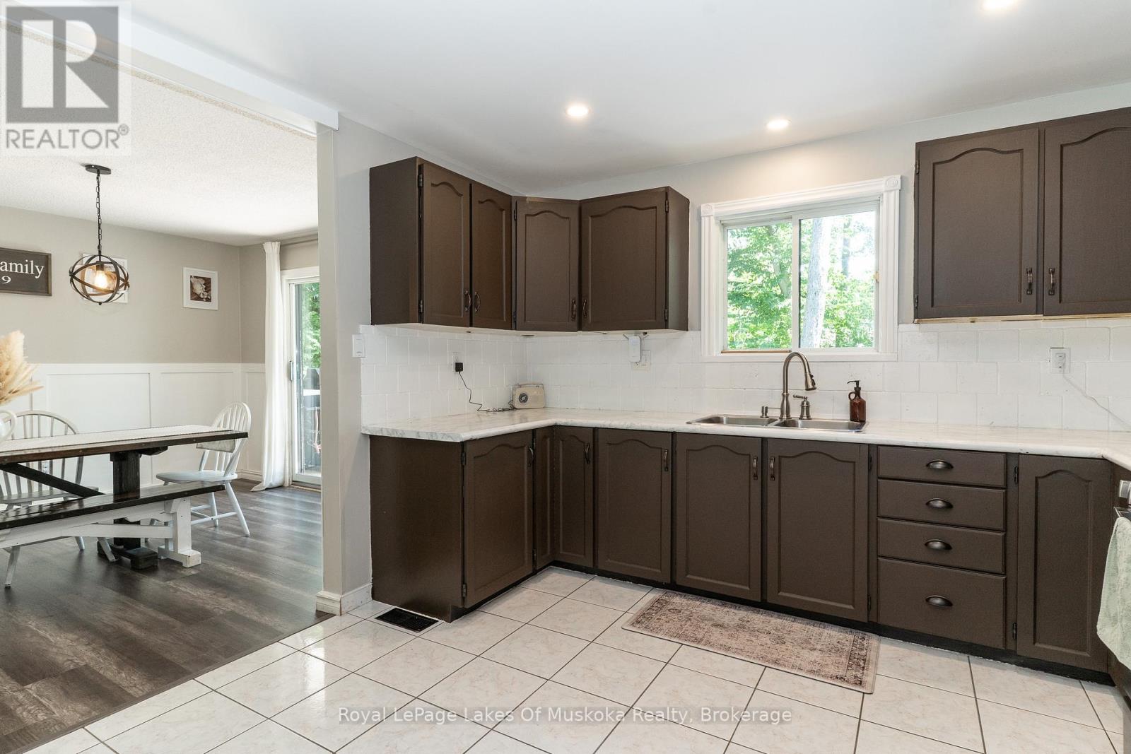 220 Alexander Street, Gravenhurst, Ontario  P1P 1A6 - Photo 13 - X12509744