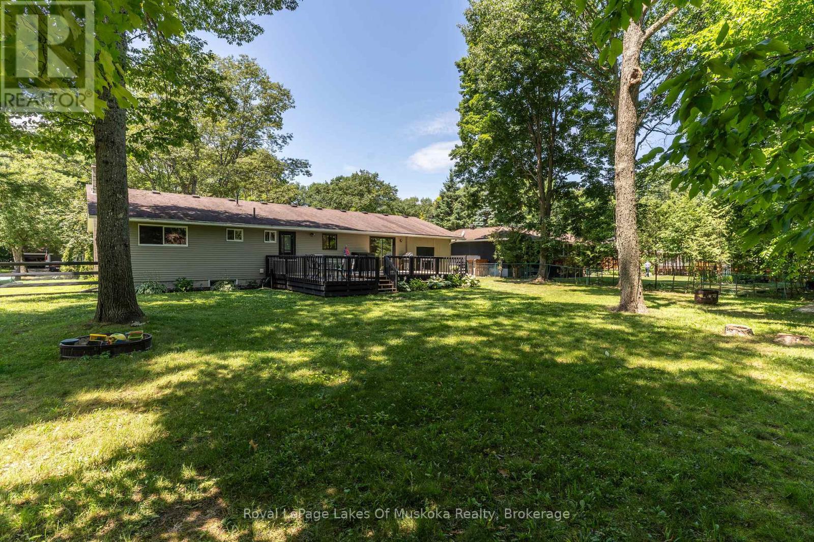 220 Alexander Street, Gravenhurst, Ontario  P1P 1A6 - Photo 39 - X12509744