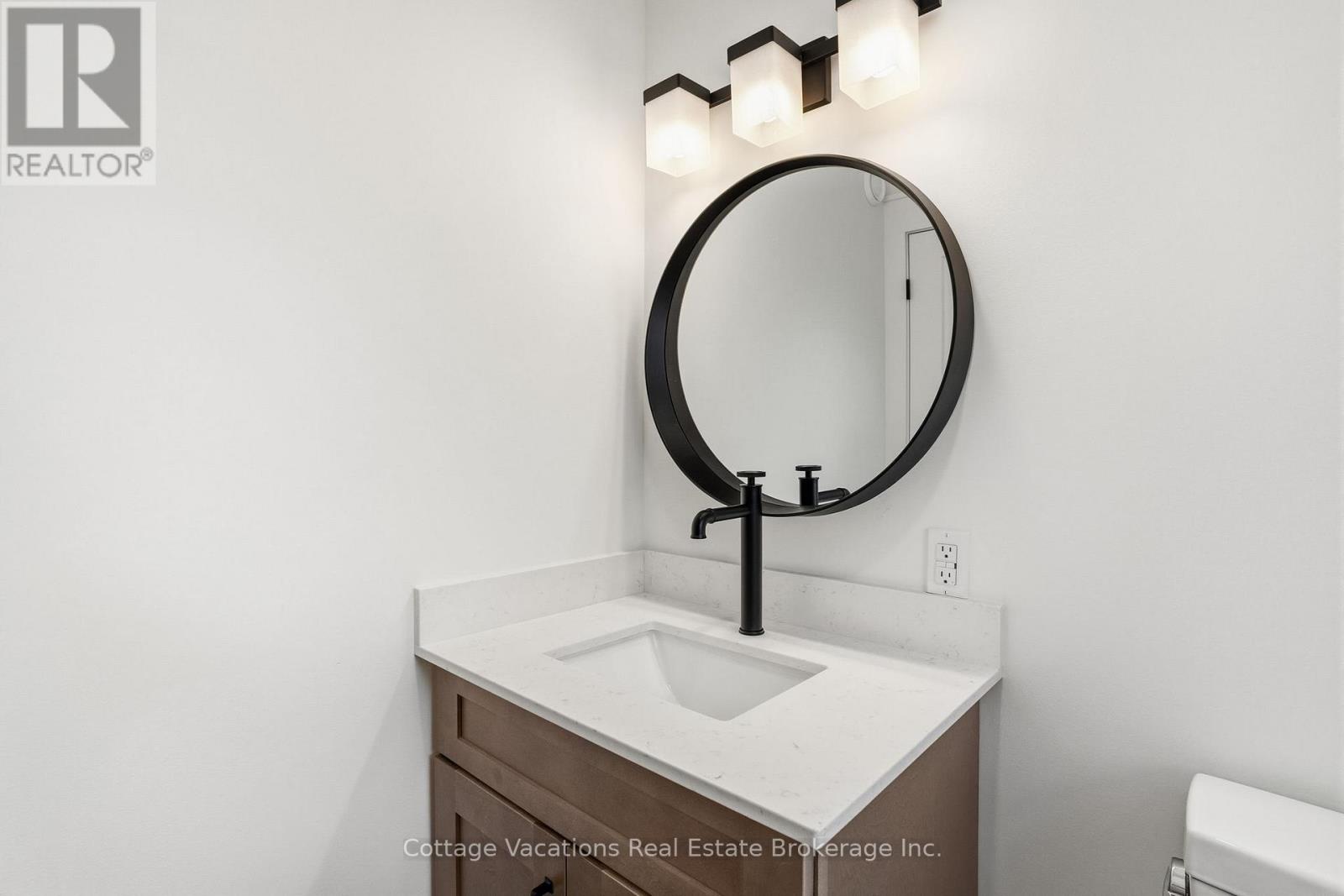 1111 Lakeshore Drive, Gravenhurst, Ontario  P1P 1R2 - Photo 11 - X12509950