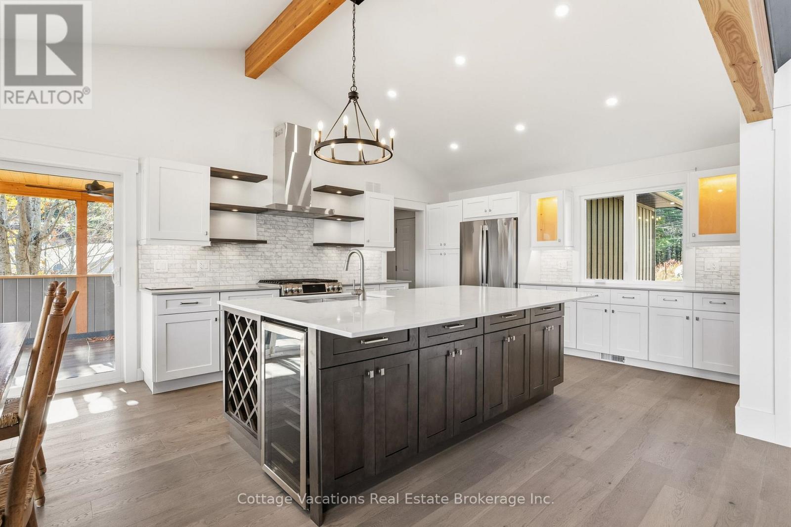 1111 Lakeshore Drive, Gravenhurst, Ontario  P1P 1R2 - Photo 12 - X12509950