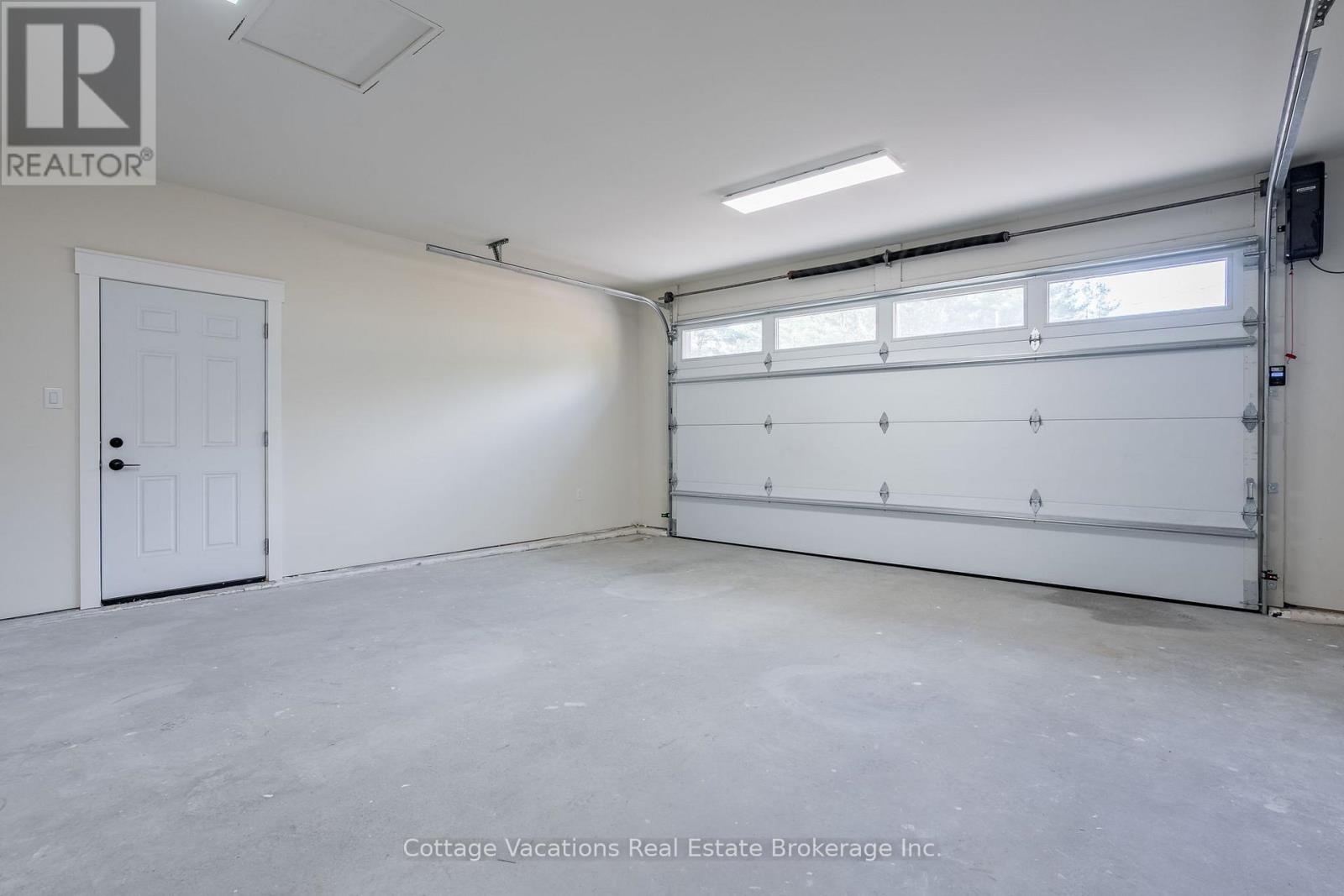 1111 Lakeshore Drive, Gravenhurst, Ontario  P1P 1R2 - Photo 17 - X12509950