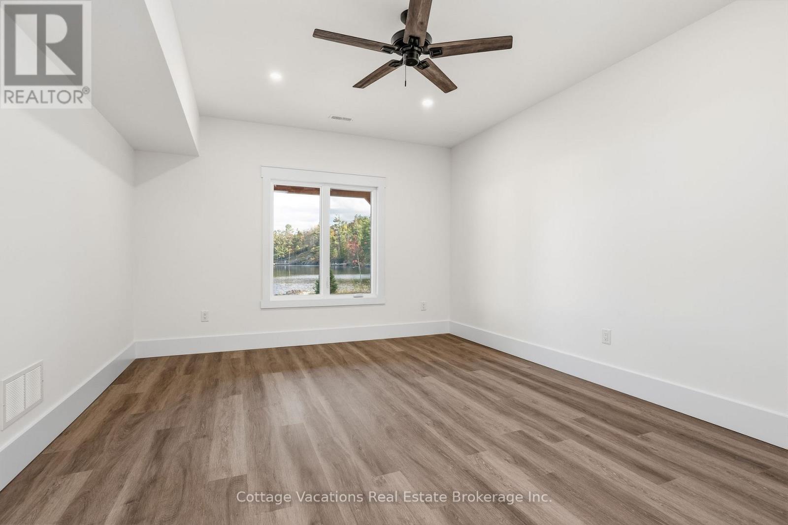 1111 Lakeshore Drive, Gravenhurst, Ontario  P1P 1R2 - Photo 22 - X12509950