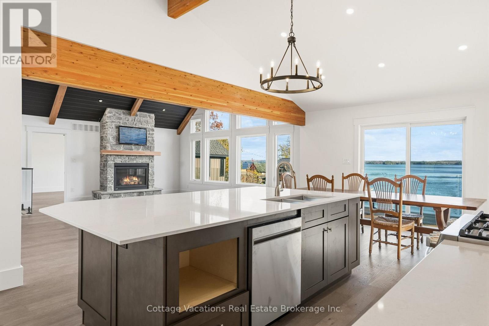 1111 Lakeshore Drive, Gravenhurst, Ontario  P1P 1R2 - Photo 4 - X12509950